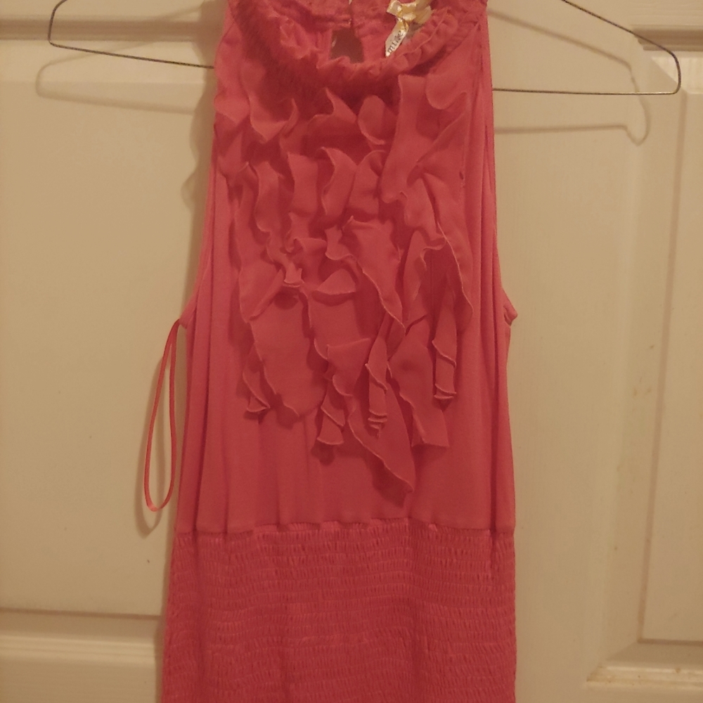 Sleeveless ruffle top